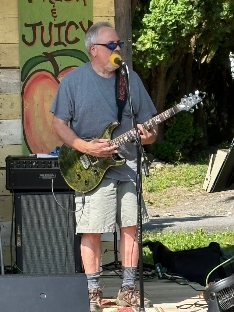 Dead on the Hudson live photo 17