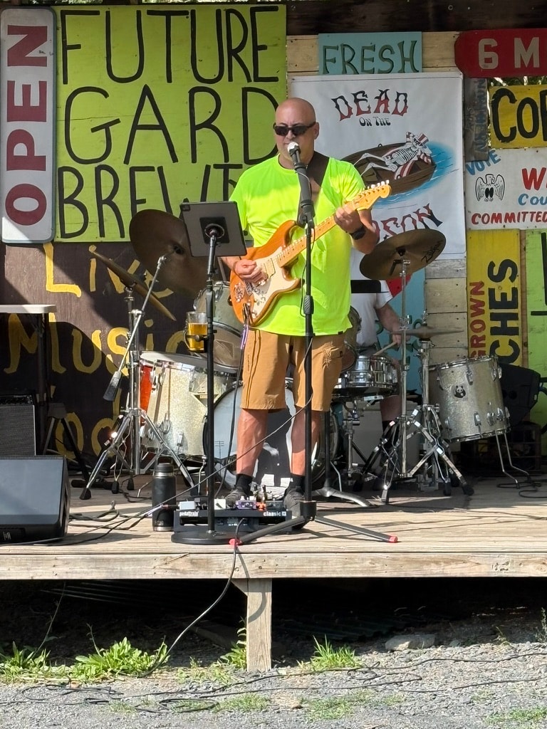 Dead on the Hudson live photo 19